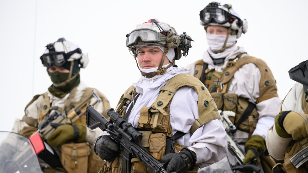 Vojskám členských štátov NATO chýba zimná výstroj napriek zásobovaniu Ukrajiny, tvrdia médiá