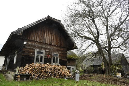 PLEVNÍK-DRIENOVÉ: Obec Plevník-Drienové sa nachádza na severe Slovenska, na severo-východnej hranici Trenčianskeho kraja.