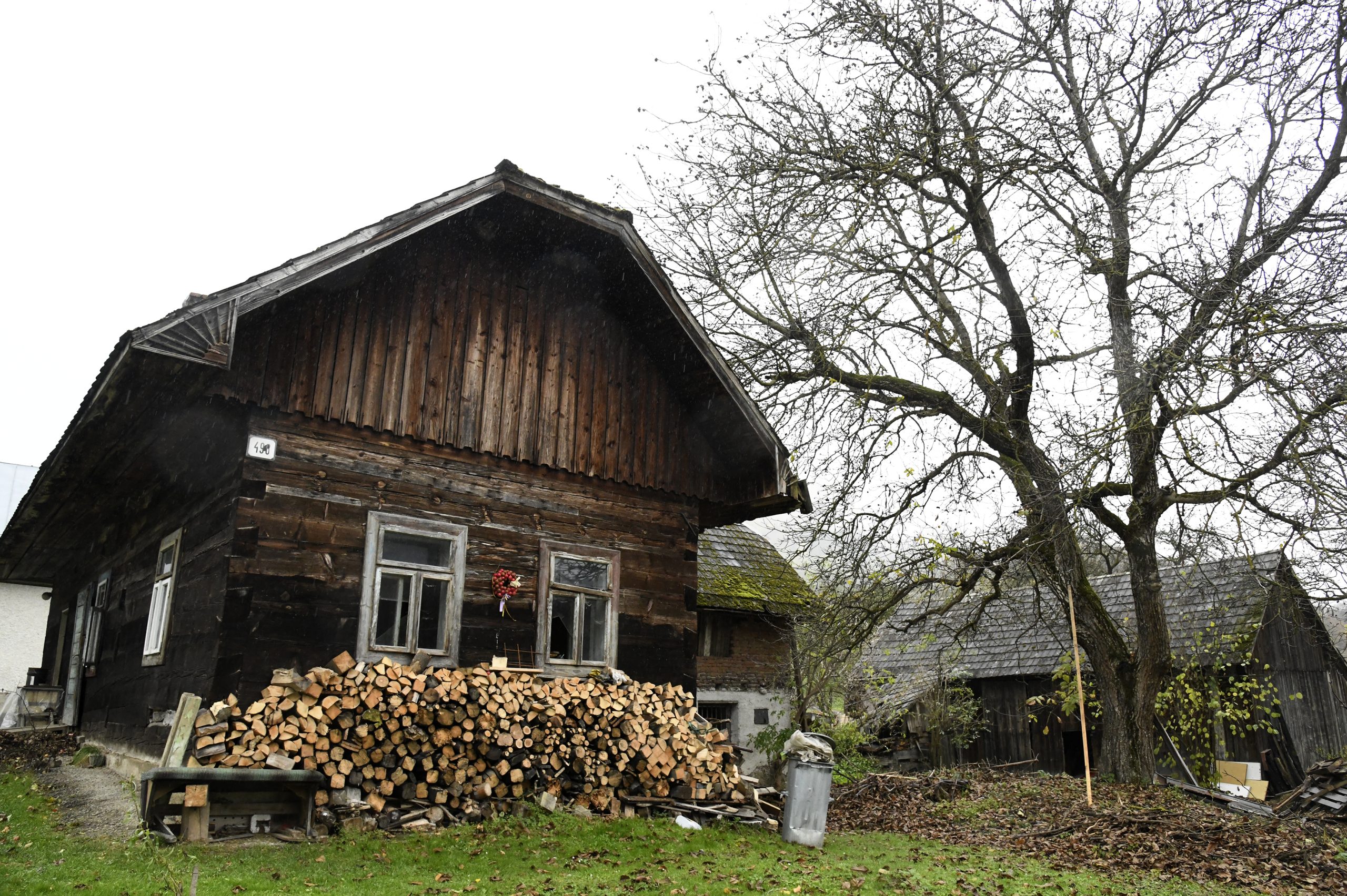 PLEVNÍK-DRIENOVÉ: Obec Plevník-Drienové sa nachádza na severe Slovenska, na severo-východnej hranici Trenčianskeho kraja.