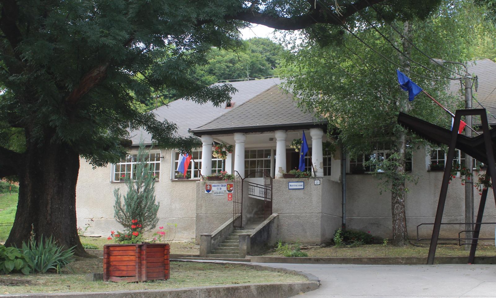 ŠÍD: V lokalite obce sa nachádza hradisko z mladšej doby kamennej, odkryli tu i sídlisko a pohrebisko z doby bronzovej a stredoveku.