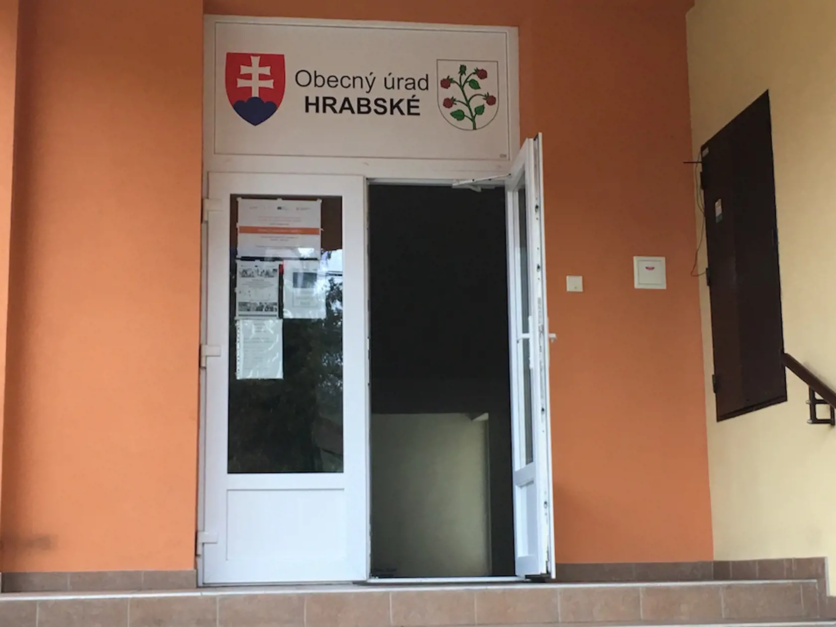 HRABSKÉ: Rodný dom prešovského svätiaceho biskupa ThDr. Vasiľa Hopku HRABSKÉ: Rodný dom prešovského svätiaceho biskupa ThDr. Vasiľa Hopku