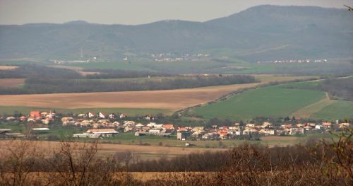 OBECKOV: Jahodové polia