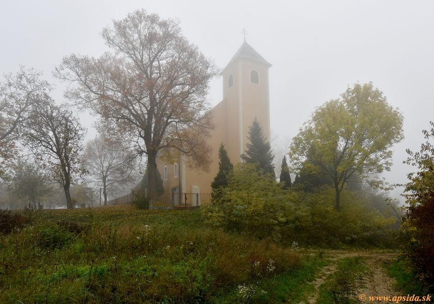 MALÁ HRADNÁ: História farnosti