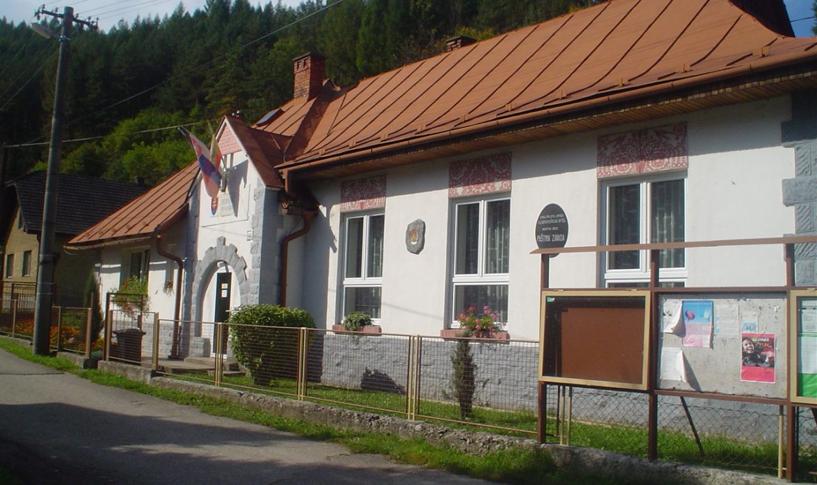 PAŠTINA ZÁVADA: Prvé počiatky školy v obci Paština Závada podľa slov pamätníkov a kroník siahajú do roku 1850. PAŠTINA ZÁVADA: Prvé počiatky školy v obci Paština Závada podľa slov pamätníkov a kroník siahajú do roku 1850.