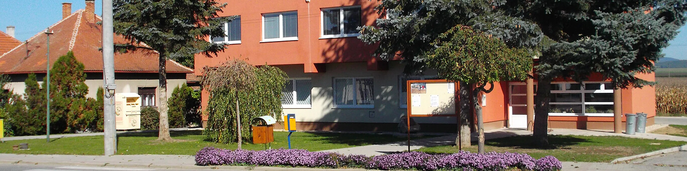 OSTRATICE: Na nive rieky Bebravy. OSTRATICE: Na nive rieky Bebravy.