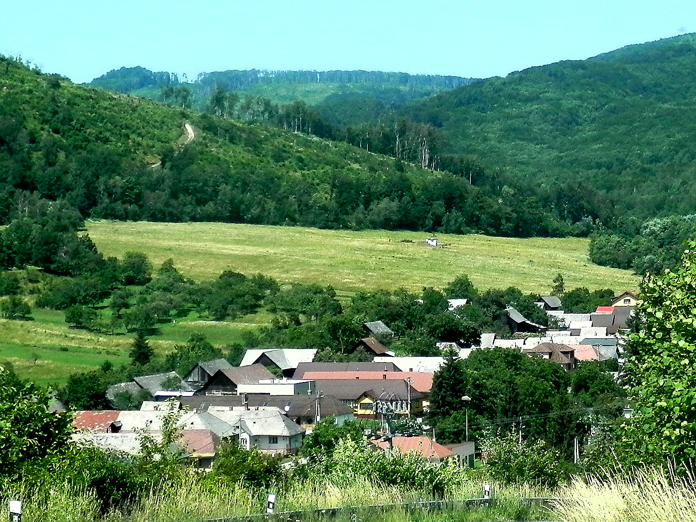 TUHRINA: Šarkaniáda detí MŠ a 1. ročníka ZŠ TUHRINA: Šarkaniáda detí MŠ a 1. ročníka ZŠ