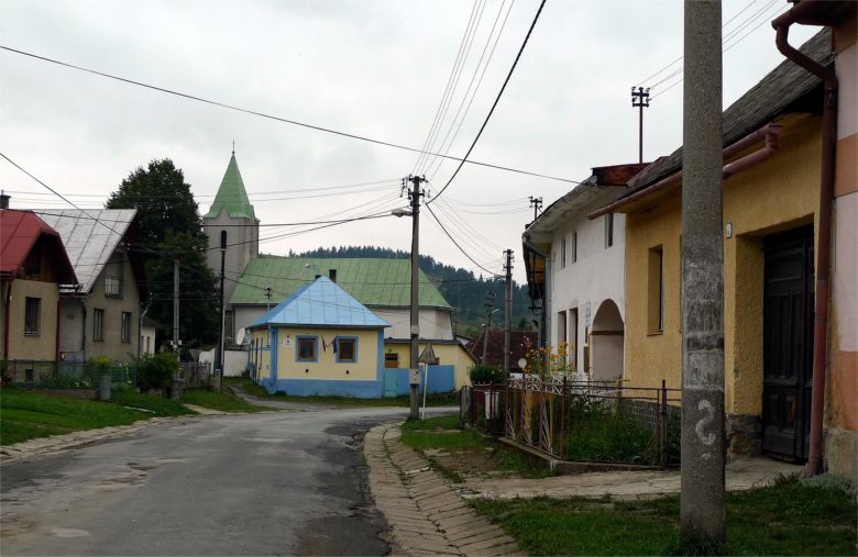 JURSKÉ: Fíha tralala v našej škole. JURSKÉ: Fíha tralala v našej škole.