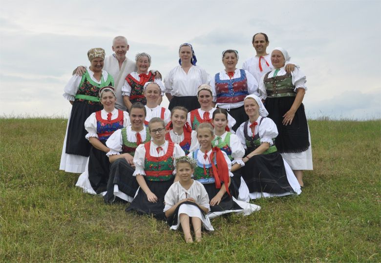 NITRIANSKE RUDNO: (maď. Divékrudnó) je obec na Slovensku v okrese Prievidza.