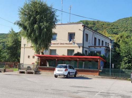 PRAŠNÍK: Obec Prašník sa nachádza na Západnom Slovensku, v malebnom kraji východnej časti Malých Karpát