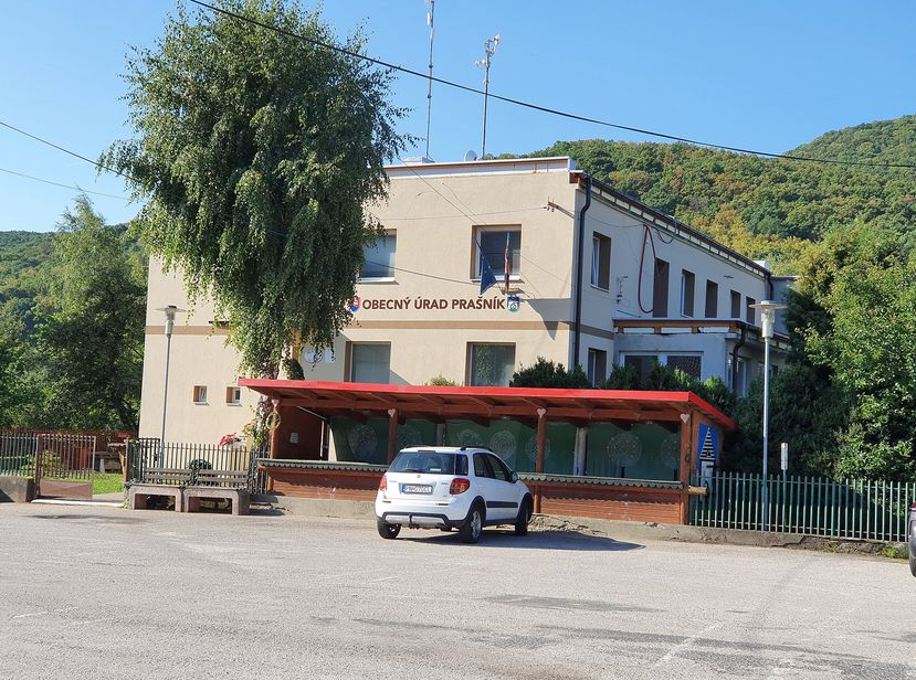 PRAŠNÍK: Obec Prašník sa nachádza na Západnom Slovensku, v malebnom kraji východnej časti Malých Karpát
