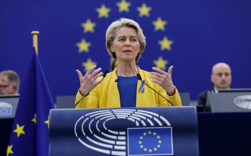 EÚ by mohla dosiahnuť dohodu o zákaze dovozu ruskej ropy „v priebehu niekoľkých týždňov“, tvrdí Ursula von der Leyenová