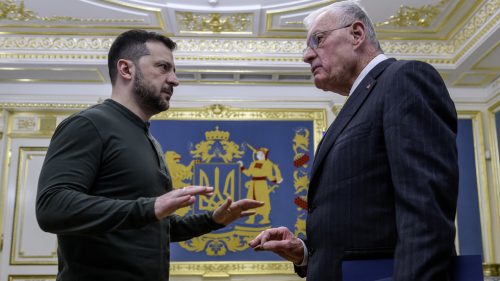 Trump označil svojho vyslanca pre Ukrajinu za „idiota“ za podporu Zelenského – NYT