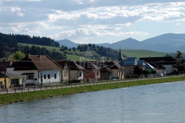 IVACHNOVÁ: 1951 - Otrávenie rýb vo vodách Váhu vypustením chemikálií z kož. fabriky v Lipt. Mikuláši.