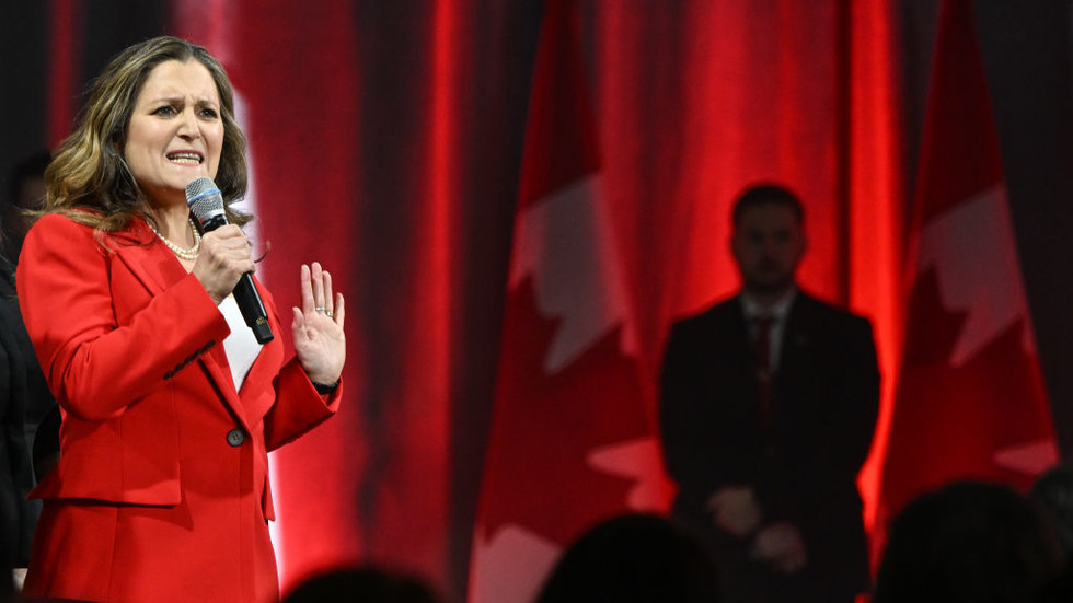 Potomok nacistického kolaboranta narodená v Kanade odchádza z funkcií, aby mohla poradiť Ukrajine