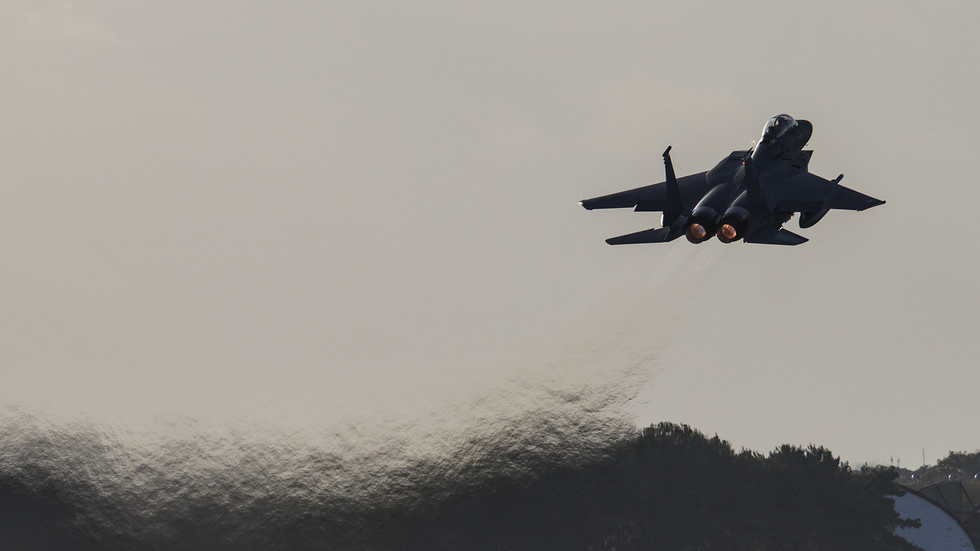 Spojené kráľovstvo tvrdí, že poskytlo „podporu“ americkému zaisteniu ruského tankera