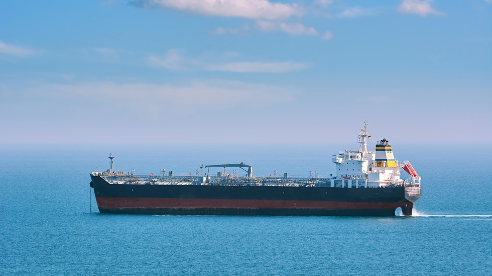 V Čiernom mori napadli tanker smerujúci do Ruska, informovali médiá.