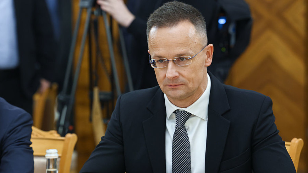 Maďarský minister zahraničných vecí tvrdí, že západné sily na Ukrajine smerujú k vojne.