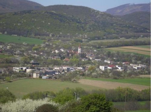 SLIVNÍK: V chotári obce existuje osada Birc, ktorú písomný prameň v roku 1828 uvádza, ako samotu.