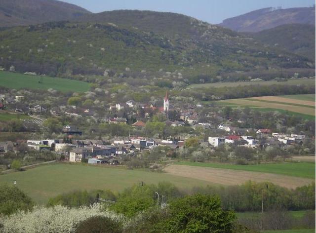 SLIVNÍK: V chotári obce existuje osada Birc, ktorú písomný prameň v roku 1828 uvádza, ako samotu.