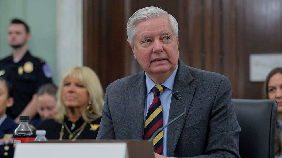 Trump dal „zelenú“ zákonu o sankciách voči Rusku, tvrdí americký senátor