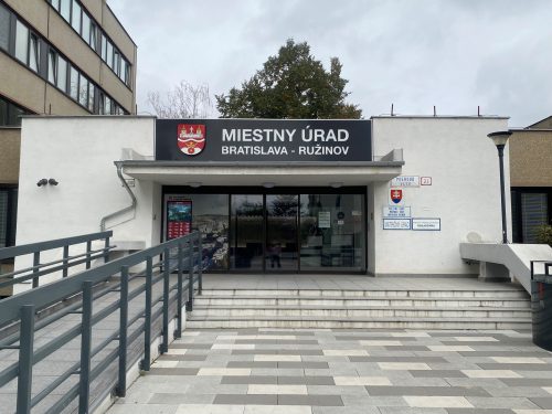 RUŽINOV - BRATISLAVA: Mestská časť Bratislava-Ružinov vznikla na základe zmien v politickom systéme po novembri 1989.