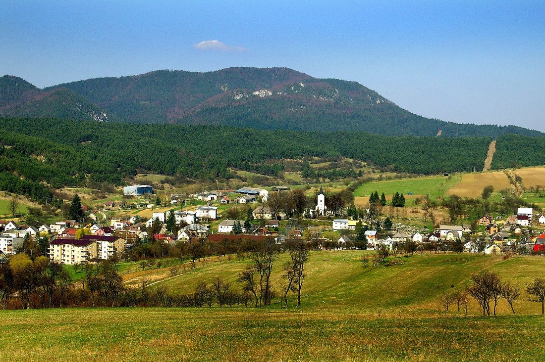 PRUŽINA: Obchodný dom Jednota Coop