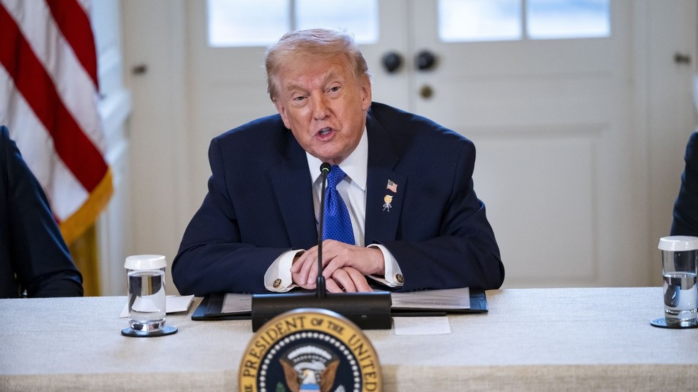 Trump vyhlásil „núdzový stav“ na ochranu venezuelských ropných fondov, ktoré vlastnia USA