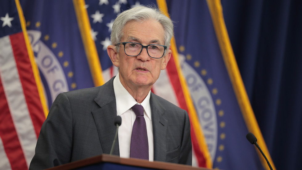 Šéf amerického Fedu obvinil Trumpa zo „zastrašovania“