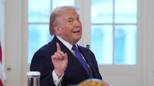 USA hľadajú právnu zámienku na zabavenie ďalších „desiatok“ ropných tankerov – Reuters