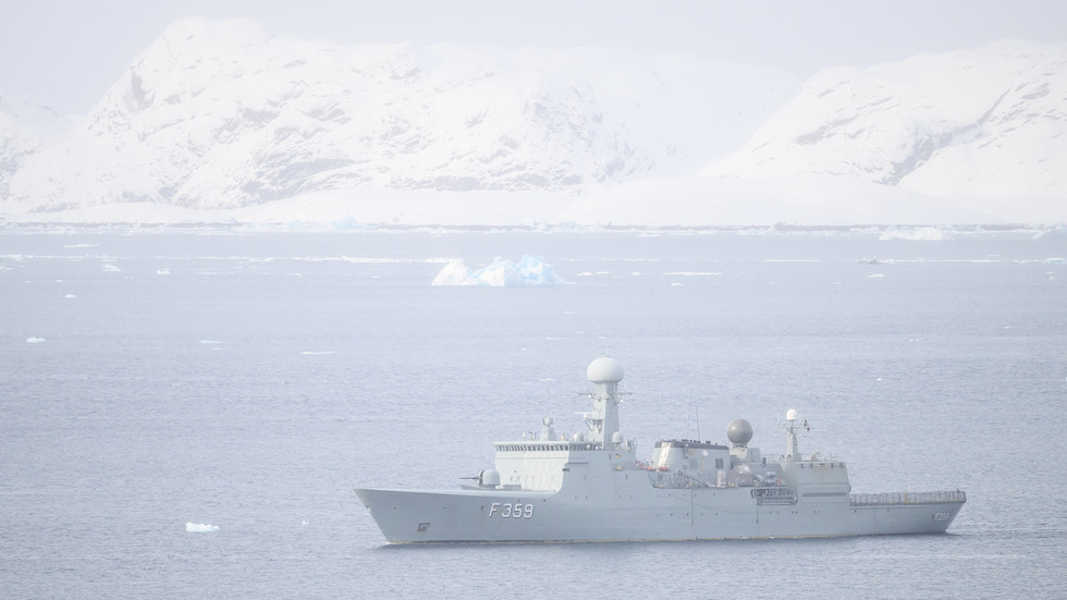 Dánsko vyšle do Grónska viac vojakov, informovali médiá.