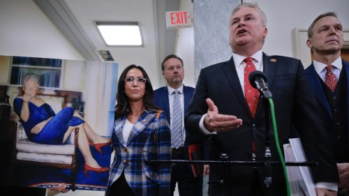 Clintonovci odmietajú vypovedať v Epsteinovom vyšetrovaní