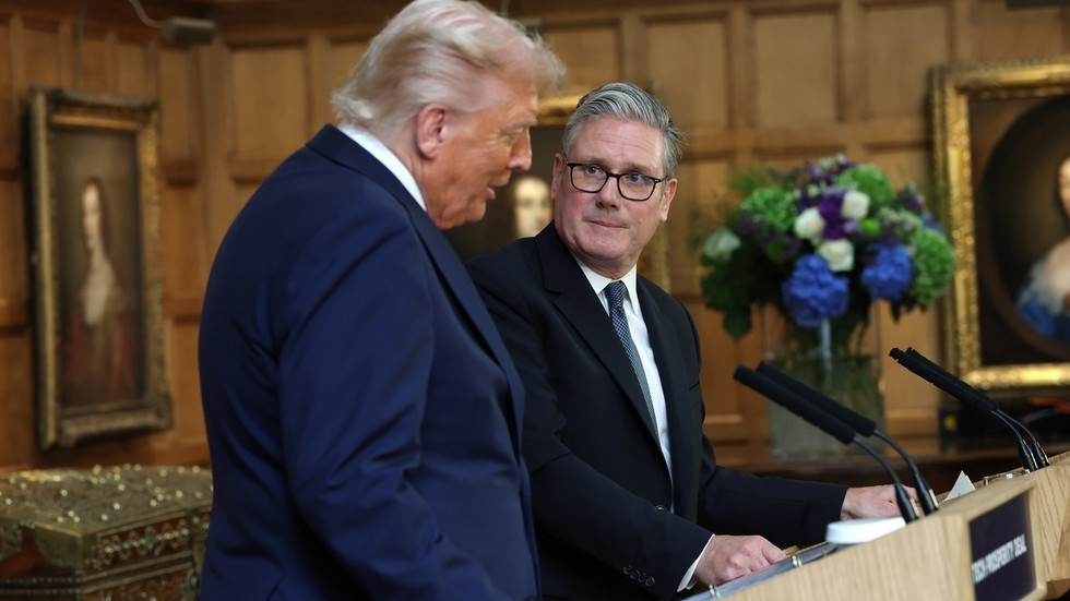Britský premiér varoval Trumpa, že krok proti NATO je „nesprávny“