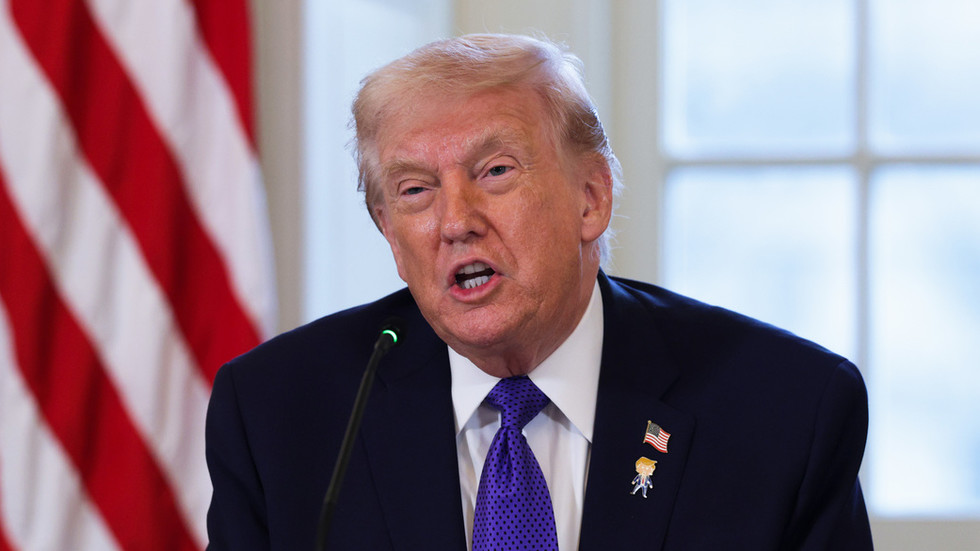 Trump kritizoval Spojené kráľovstvo za vrátenie územia bývalej kolónii