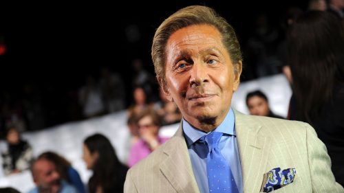 Talianska módna legenda Valentino zomrel vo veku 93 rokov.