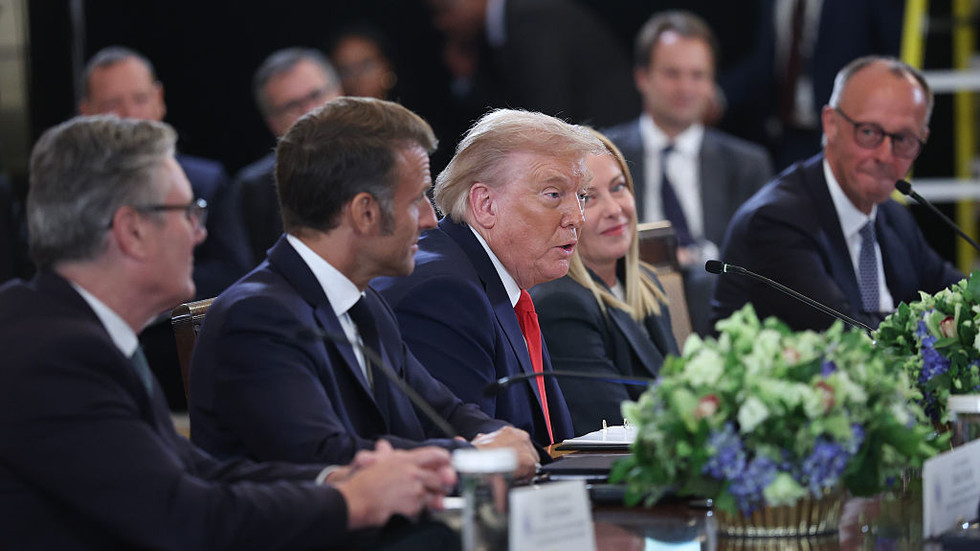 Európski lídri používajú skupinový chat na diskusiu o „divokej“ Trumpovej zahraničnej politike – Politico