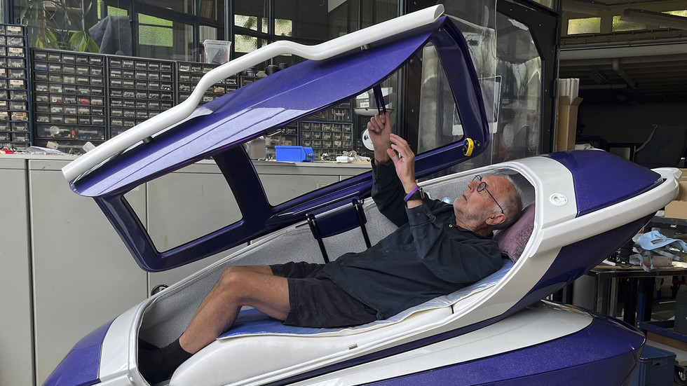 Umelá inteligencia by mohla nahradiť lekárov pri rozhodovaní o živote a smrti, tvrdí vynálezca „samovražedného modulu“ Umelá inteligencia by mohla nahradiť lekárov pri rozhodovaní o živote a smrti, tvrdí vynálezca „samovražedného modulu“