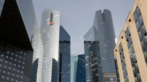 Francúzske banky s blue-chipom oznamujú rozsiahle prepúšťanie