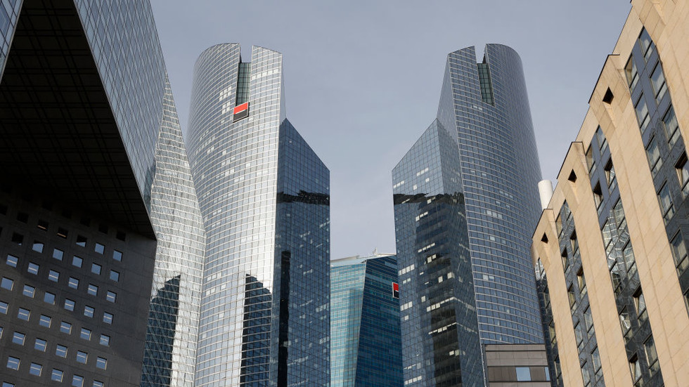 Francúzske banky s blue-chipom oznamujú rozsiahle prepúšťanie