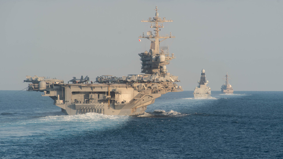 Trump vyhlásil, že do Iránu smeruje „obrovská flotila“