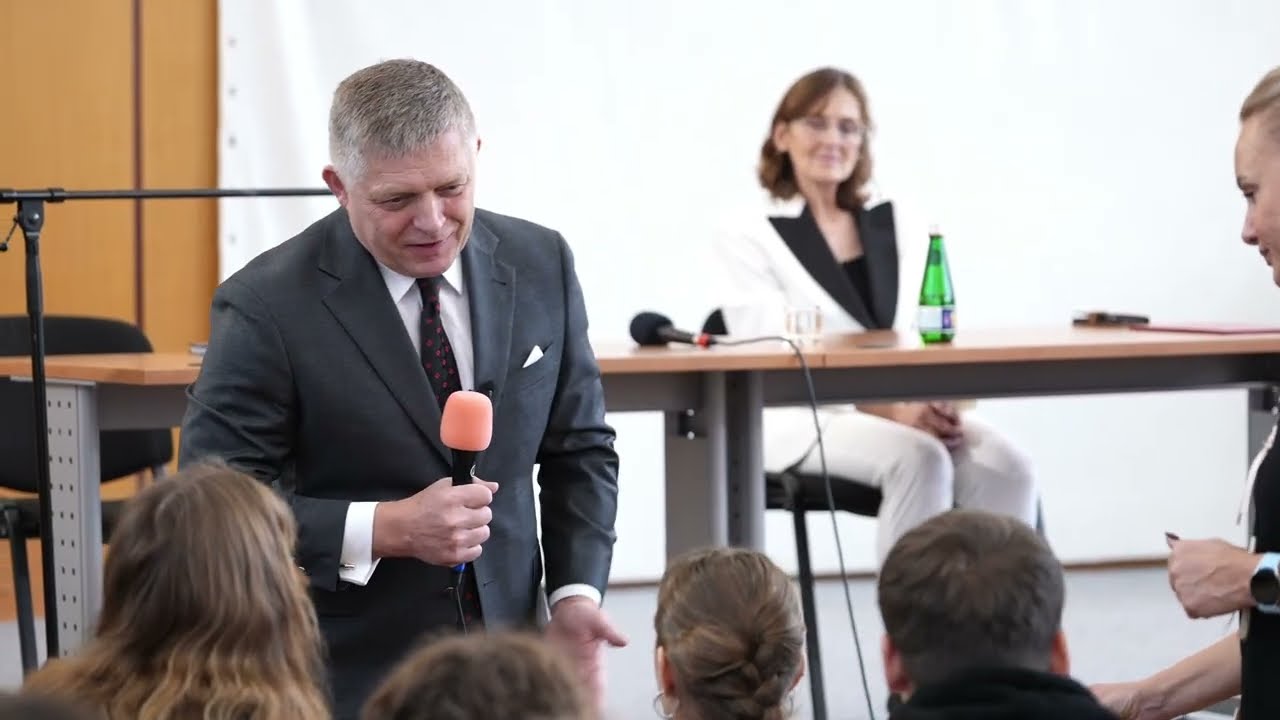 Zverejňujeme celý záznam z diskusie R. Fica so študentmi, aby všetci videli ako médiá krivia realitu