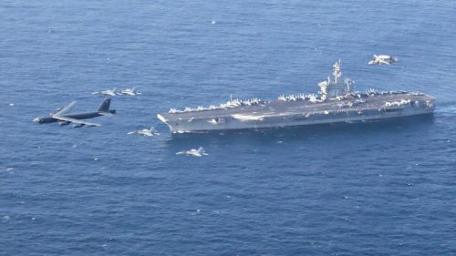 Trump hrozí Iránu „armádou“ väčšou ako okolo Venezuely