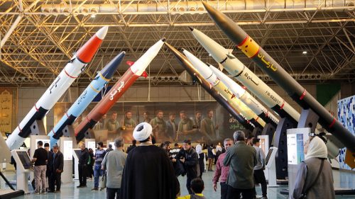 Žiadne rozhovory, len „pripravenosť“: Irán reaguje na Trumpove hrozby