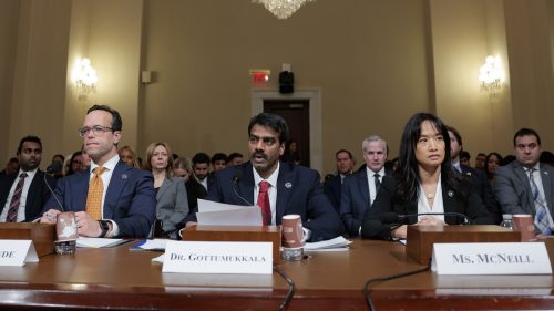 Šéf americkej kybernetickej bezpečnosti nahral citlivé súbory do ChatGPT – Politico