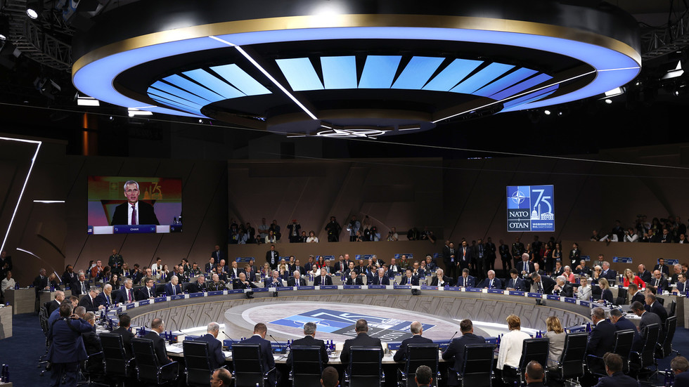 NATO vytvára banku na prípravu na vojnu s Ruskom, tvrdia médiá