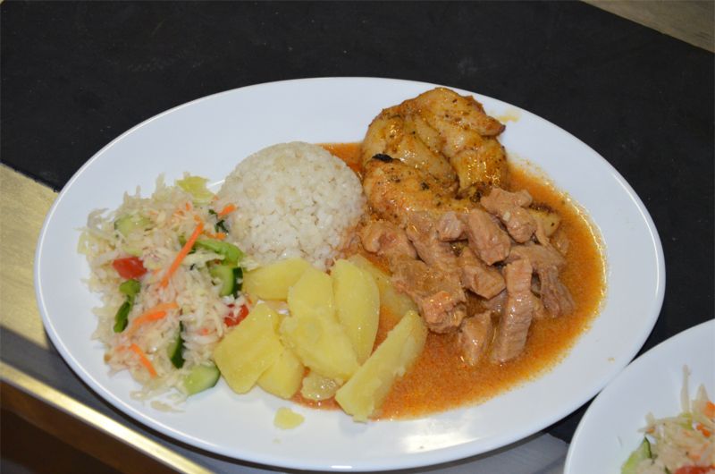 MALÉ OZOROVCE: Stretnutie s Mikulášom bolo v sobotu 06.12.2025 o 16:00 hod. v areáli Obecného úradu. MALÉ OZOROVCE: Stretnutie s Mikulášom bolo v sobotu 06.12.2025 o 16:00 hod. v areáli Obecného úradu.