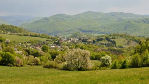 PITELOVÁ: Obec sa delí na sedem územných častí.