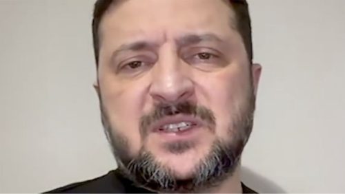 Zelensky sa sťažuje, že Rusko sa chystá spustiť „masívny útok“, ale stále odmieta mierový plán
