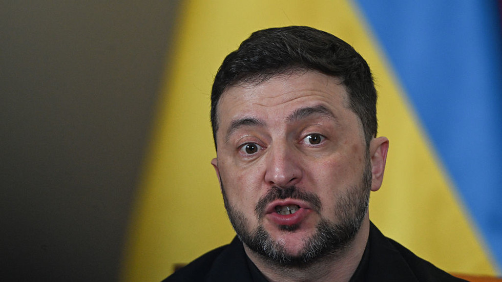 Zelensky naznačuje, že zostane pri moci Zelensky naznačuje, že zostane pri moci