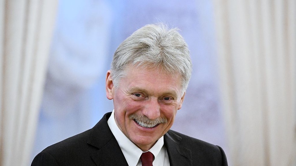 Kremeľ tvrdí, že Rusko si nie je vedomé zastavenia nákupov ropy v Indii.