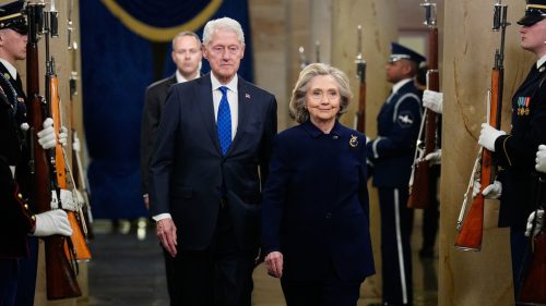 Clintonovci zmenili názor na svedectvo z vyšetrovania Epsteina